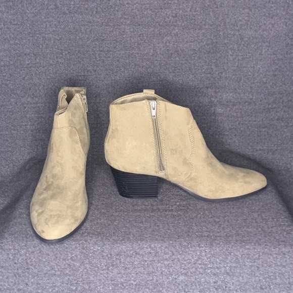 Old Navy Grey Faux Suede Side-zip Ankle Booties Warm - Picture 1 of 6